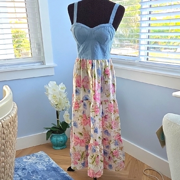 Band Of The Free Dresses & Skirts - BAND OF THE FREE Floral Maxi Dress with Denim Bodice Size Medium
